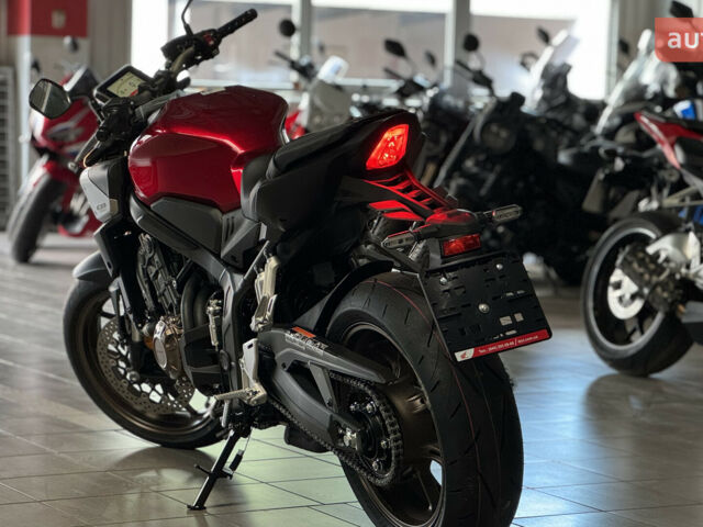Хонда CB 650R, объемом двигателя 0.65 л и пробегом 0 тыс. км за 10085 $, фото 5 на Automoto.ua