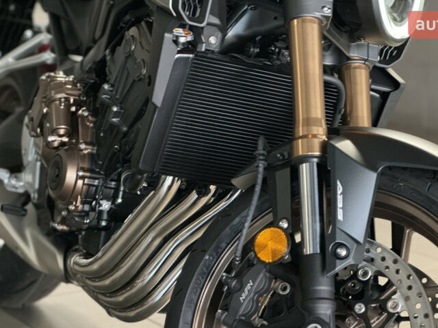 Хонда CB 650R, объемом двигателя 0.65 л и пробегом 0 тыс. км за 10085 $, фото 13 на Automoto.ua