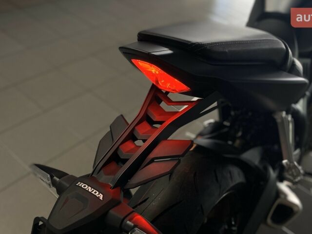 Хонда CB 650R, объемом двигателя 0.65 л и пробегом 0 тыс. км за 10085 $, фото 23 на Automoto.ua