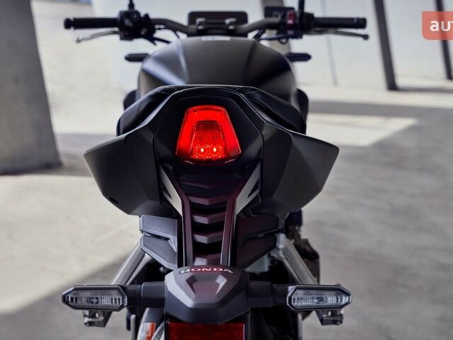 Хонда CB 650R, объемом двигателя 0.65 л и пробегом 0 тыс. км за 10085 $, фото 27 на Automoto.ua