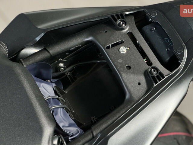 Хонда CB 650R, объемом двигателя 0.65 л и пробегом 0 тыс. км за 10085 $, фото 16 на Automoto.ua