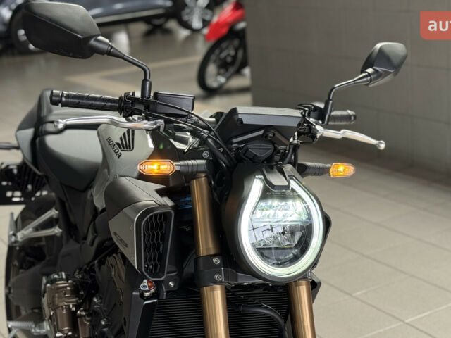 Хонда CB 650R, объемом двигателя 0.65 л и пробегом 0 тыс. км за 10560 $, фото 9 на Automoto.ua