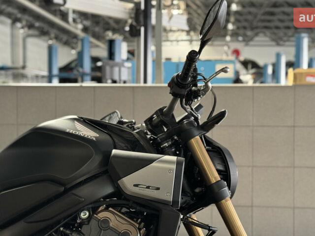 Хонда CB 650R, объемом двигателя 0.65 л и пробегом 0 тыс. км за 10560 $, фото 13 на Automoto.ua