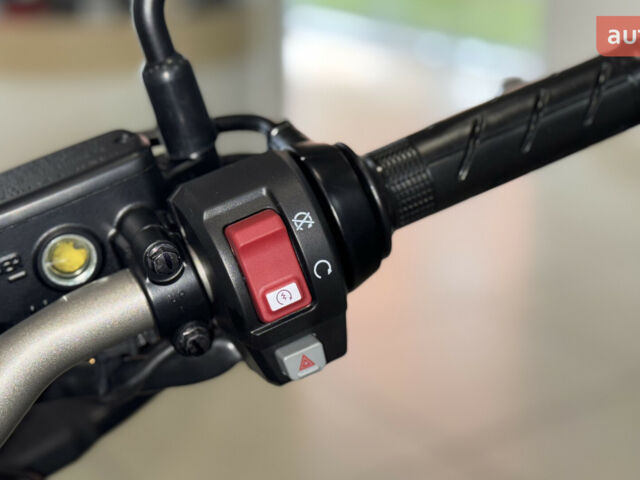 Хонда CB 650R, объемом двигателя 0.65 л и пробегом 0 тыс. км за 10572 $, фото 9 на Automoto.ua