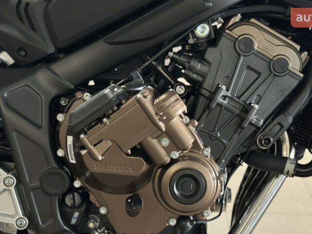 Хонда CB 650R, объемом двигателя 0.65 л и пробегом 0 тыс. км за 10560 $, фото 16 на Automoto.ua