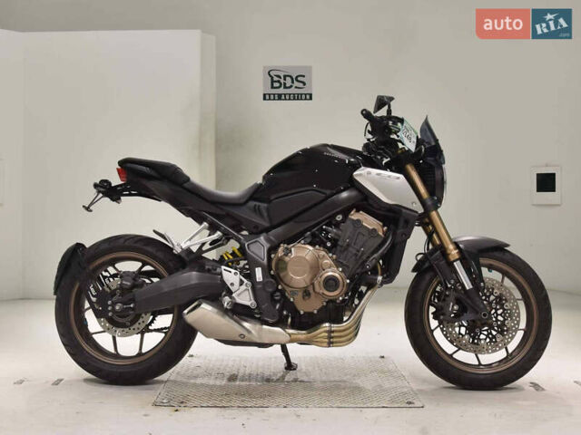 Серый Хонда CB 650R, объемом двигателя 0.65 л и пробегом 19 тыс. км за 8600 $, фото 1 на Automoto.ua