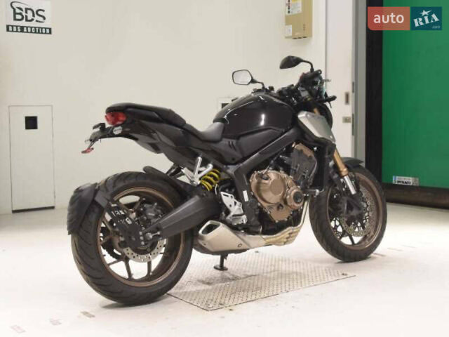 Серый Хонда CB 650R, объемом двигателя 0.65 л и пробегом 19 тыс. км за 8600 $, фото 3 на Automoto.ua