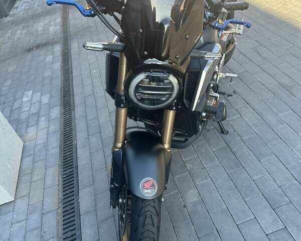 Синий Хонда CB 650R, объемом двигателя 0.65 л и пробегом 14 тыс. км за 8650 $, фото 6 на Automoto.ua