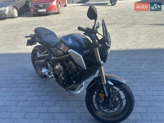 Синий Хонда CB 650R, объемом двигателя 0.65 л и пробегом 14 тыс. км за 8650 $, фото 3 на Automoto.ua