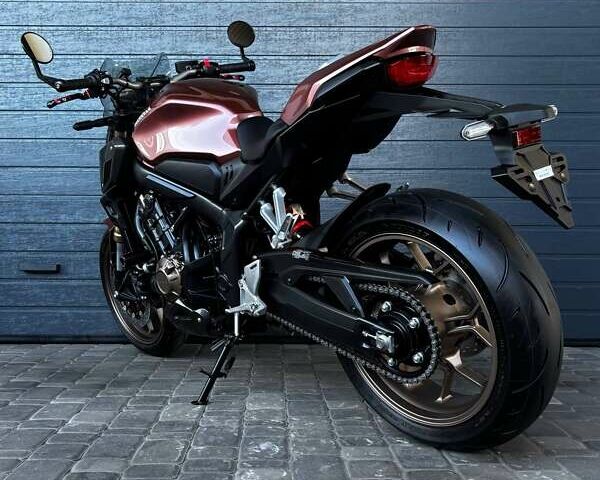 Оранжевый Хонда CB 650R, объемом двигателя 0.65 л и пробегом 3 тыс. км за 9700 $, фото 6 на Automoto.ua