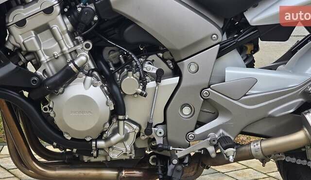 Білий Хонда CBF 1000A, об'ємом двигуна 1 л та пробігом 41 тис. км за 7180 $, фото 17 на Automoto.ua