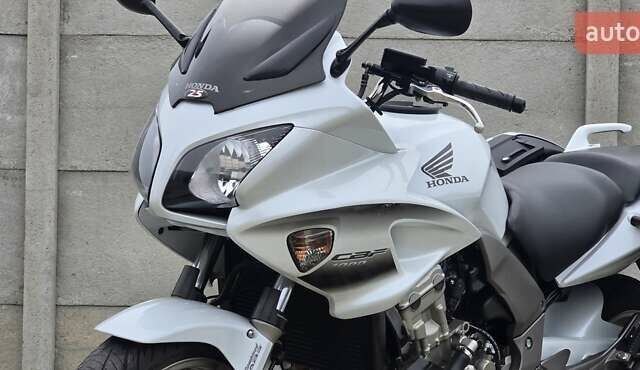 Білий Хонда CBF 1000A, об'ємом двигуна 1 л та пробігом 41 тис. км за 7180 $, фото 6 на Automoto.ua