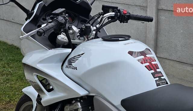Білий Хонда CBF 1000A, об'ємом двигуна 1 л та пробігом 41 тис. км за 7180 $, фото 10 на Automoto.ua