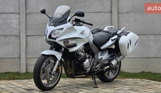 Білий Хонда CBF 1000A, об'ємом двигуна 1 л та пробігом 41 тис. км за 7180 $, фото 2 на Automoto.ua