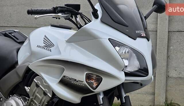 Білий Хонда CBF 1000A, об'ємом двигуна 1 л та пробігом 41 тис. км за 7180 $, фото 7 на Automoto.ua