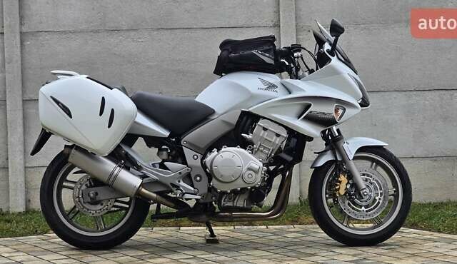 Білий Хонда CBF 1000A, об'ємом двигуна 1 л та пробігом 41 тис. км за 7180 $, фото 1 на Automoto.ua