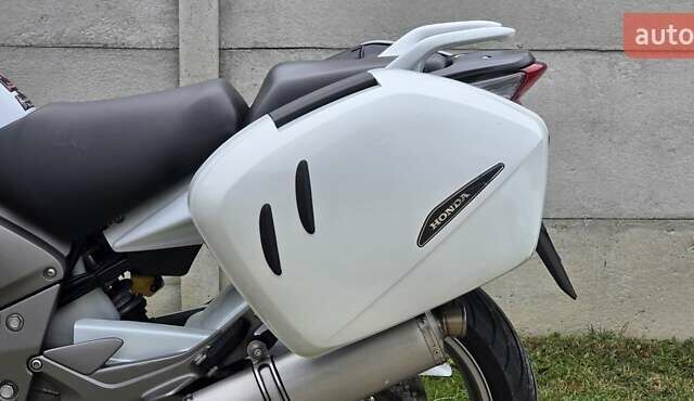 Білий Хонда CBF 1000A, об'ємом двигуна 1 л та пробігом 41 тис. км за 7180 $, фото 8 на Automoto.ua