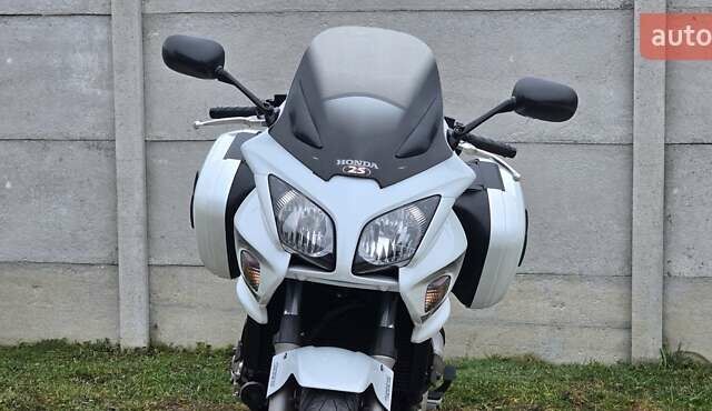 Білий Хонда CBF 1000A, об'ємом двигуна 1 л та пробігом 41 тис. км за 7180 $, фото 4 на Automoto.ua