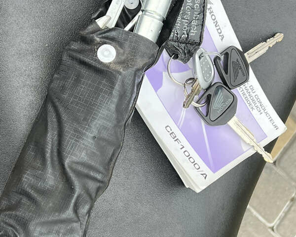 Черный Хонда CBF 1000A, объемом двигателя 1 л и пробегом 36 тыс. км за 6150 $, фото 4 на Automoto.ua