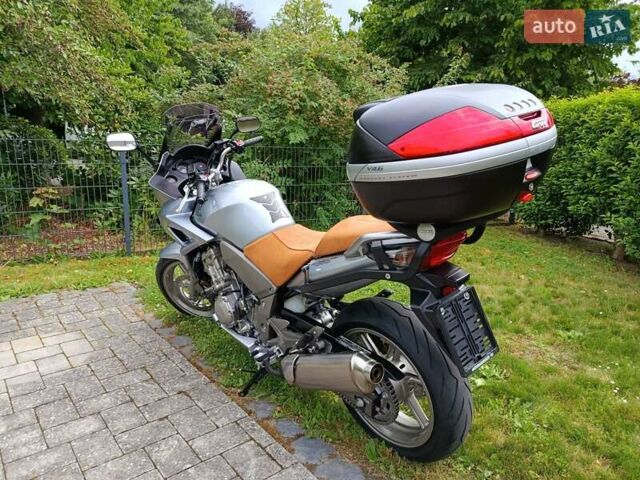 Хонда CBF 1000A, объемом двигателя 1 л и пробегом 44 тыс. км за 5900 $, фото 7 на Automoto.ua