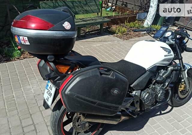 Белый Хонда CBF 600N, объемом двигателя 0.6 л и пробегом 104 тыс. км за 4300 $, фото 3 на Automoto.ua