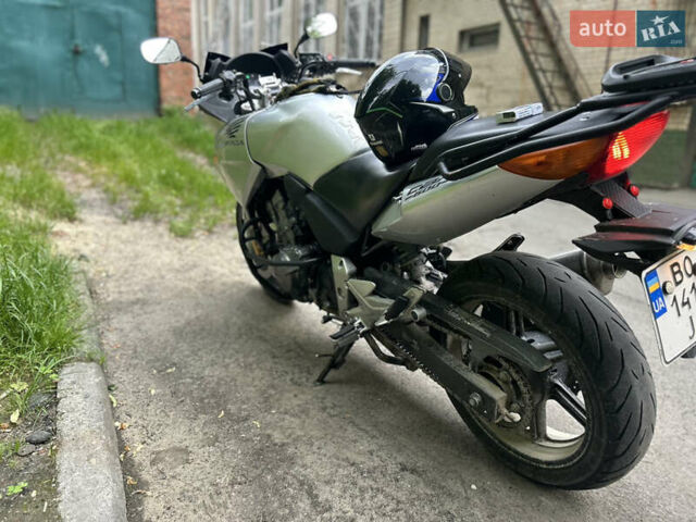 Серый Хонда CBF 600N, объемом двигателя 0.6 л и пробегом 40 тыс. км за 4400 $, фото 4 на Automoto.ua