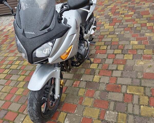 Серый Хонда CBF 600N, объемом двигателя 0.6 л и пробегом 43 тыс. км за 4500 $, фото 8 на Automoto.ua