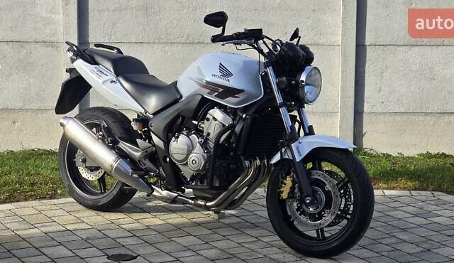 Белый Хонда CBF 600NА, объемом двигателя 0.6 л и пробегом 29 тыс. км за 5650 $, фото 14 на Automoto.ua