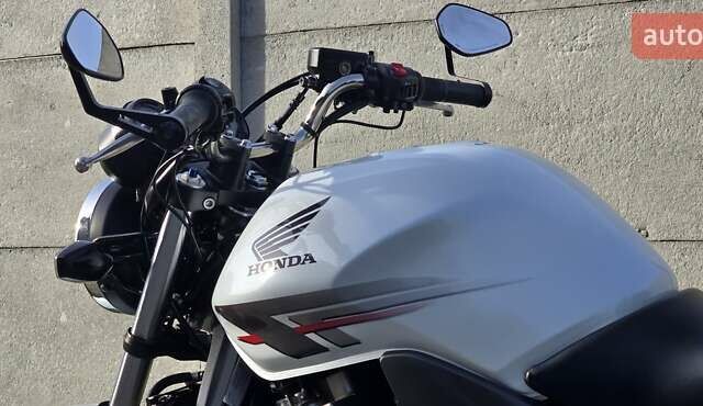 Белый Хонда CBF 600NА, объемом двигателя 0.6 л и пробегом 29 тыс. км за 5650 $, фото 27 на Automoto.ua