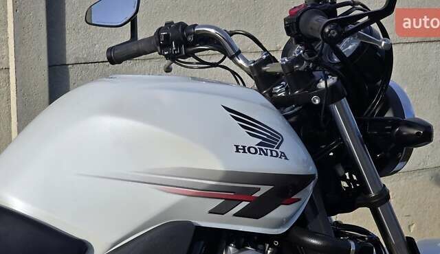 Белый Хонда CBF 600NА, объемом двигателя 0.6 л и пробегом 29 тыс. км за 5650 $, фото 39 на Automoto.ua