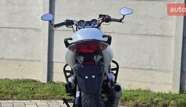 Белый Хонда CBF 600NА, объемом двигателя 0.6 л и пробегом 29 тыс. км за 5650 $, фото 42 на Automoto.ua