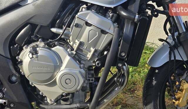 Белый Хонда CBF 600NА, объемом двигателя 0.6 л и пробегом 29 тыс. км за 5650 $, фото 40 на Automoto.ua