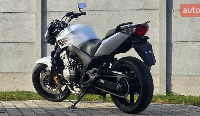 Белый Хонда CBF 600NА, объемом двигателя 0.6 л и пробегом 29 тыс. км за 5650 $, фото 4 на Automoto.ua