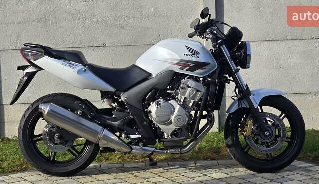Белый Хонда CBF 600NА, объемом двигателя 0.6 л и пробегом 29 тыс. км за 5650 $, фото 3 на Automoto.ua