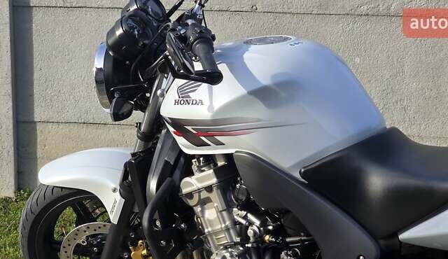 Белый Хонда CBF 600NА, объемом двигателя 0.6 л и пробегом 29 тыс. км за 5650 $, фото 15 на Automoto.ua