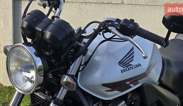 Белый Хонда CBF 600NА, объемом двигателя 0.6 л и пробегом 29 тыс. км за 5650 $, фото 30 на Automoto.ua