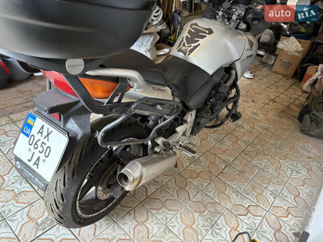 Сірий Хонда CBF 600S, об'ємом двигуна 0 л та пробігом 47 тис. км за 4000 $, фото 2 на Automoto.ua