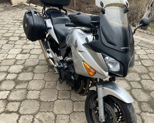 Серый Хонда CBF 600S, объемом двигателя 0.6 л и пробегом 53 тыс. км за 4200 $, фото 9 на Automoto.ua