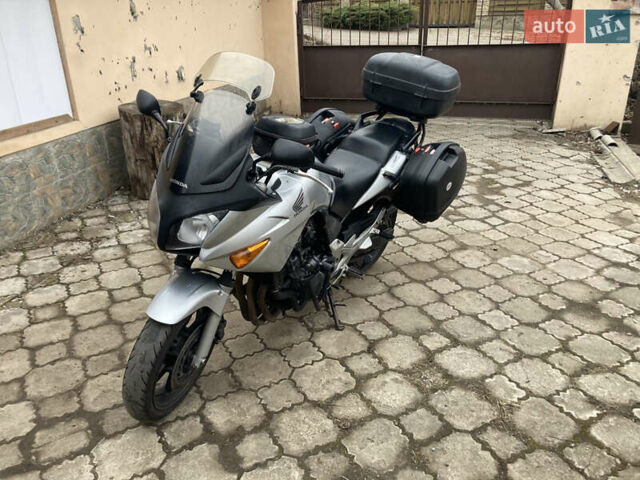 Серый Хонда CBF 600S, объемом двигателя 0.6 л и пробегом 53 тыс. км за 4200 $, фото 1 на Automoto.ua