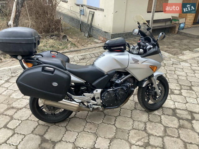 Серый Хонда CBF 600S, объемом двигателя 0.6 л и пробегом 53 тыс. км за 4200 $, фото 7 на Automoto.ua
