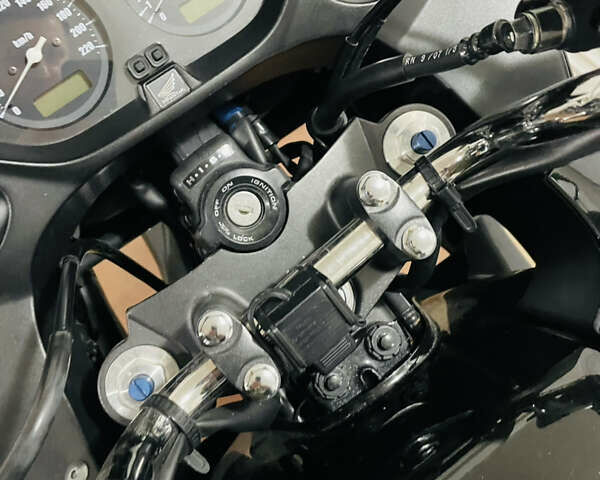 Черный Хонда CBF 600SA, объемом двигателя 0.6 л и пробегом 35 тыс. км за 5800 $, фото 13 на Automoto.ua