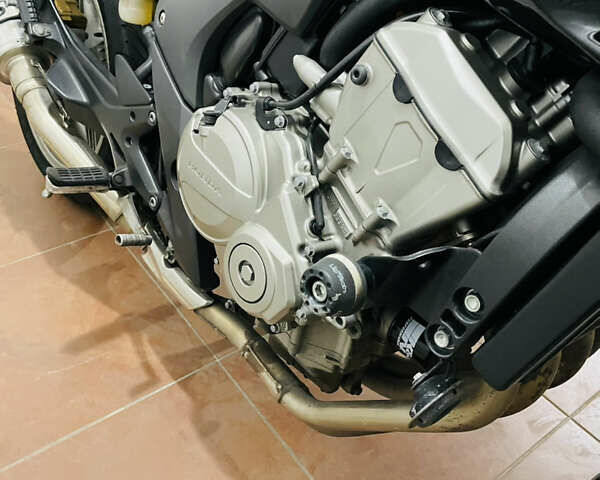 Черный Хонда CBF 600SA, объемом двигателя 0.6 л и пробегом 35 тыс. км за 5800 $, фото 18 на Automoto.ua