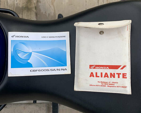 Хонда CBF 600SA, объемом двигателя 0.6 л и пробегом 34 тыс. км за 4200 $, фото 10 на Automoto.ua