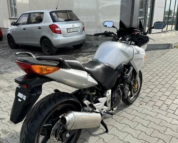 Серый Хонда CBF 600SA, объемом двигателя 0.6 л и пробегом 29 тыс. км за 4299 $, фото 9 на Automoto.ua