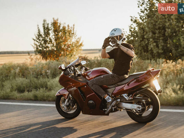 Червоний Хонда CBR 1100XX Blackbird, об'ємом двигуна 1.1 л та пробігом 74 тис. км за 6000 $, фото 10 на Automoto.ua