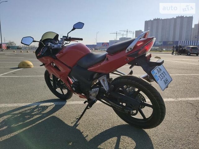 Красный Хонда CBR 125, объемом двигателя 0.13 л и пробегом 21 тыс. км за 1400 $, фото 2 на Automoto.ua