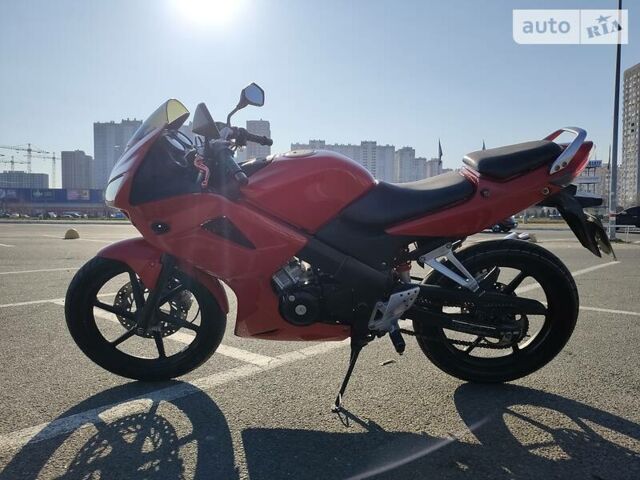 Красный Хонда CBR 125, объемом двигателя 0.13 л и пробегом 21 тыс. км за 1400 $, фото 1 на Automoto.ua