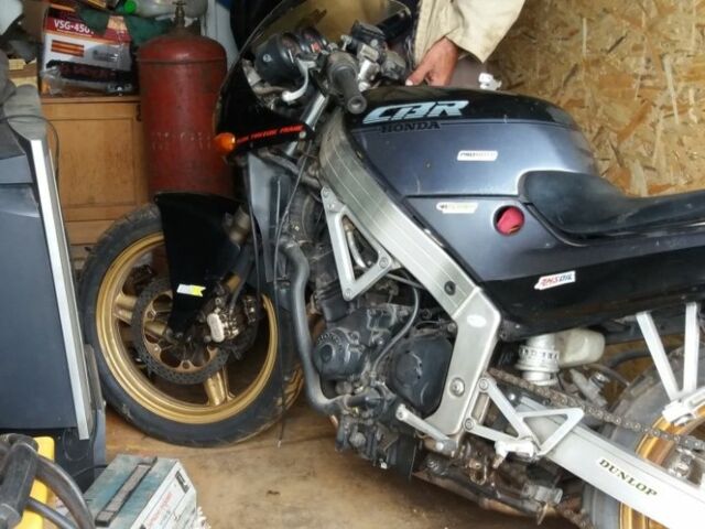 Хонда CBR 250, объемом двигателя 0.25 л и пробегом 0 тыс. км за 1500 $, фото 2 на Automoto.ua