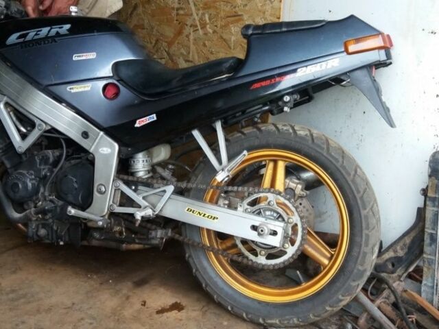 Хонда CBR 250, объемом двигателя 0.25 л и пробегом 0 тыс. км за 1500 $, фото 4 на Automoto.ua