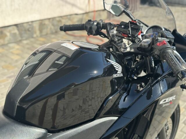 Хонда CBR 250, объемом двигателя 0.25 л и пробегом 0 тыс. км за 2700 $, фото 6 на Automoto.ua